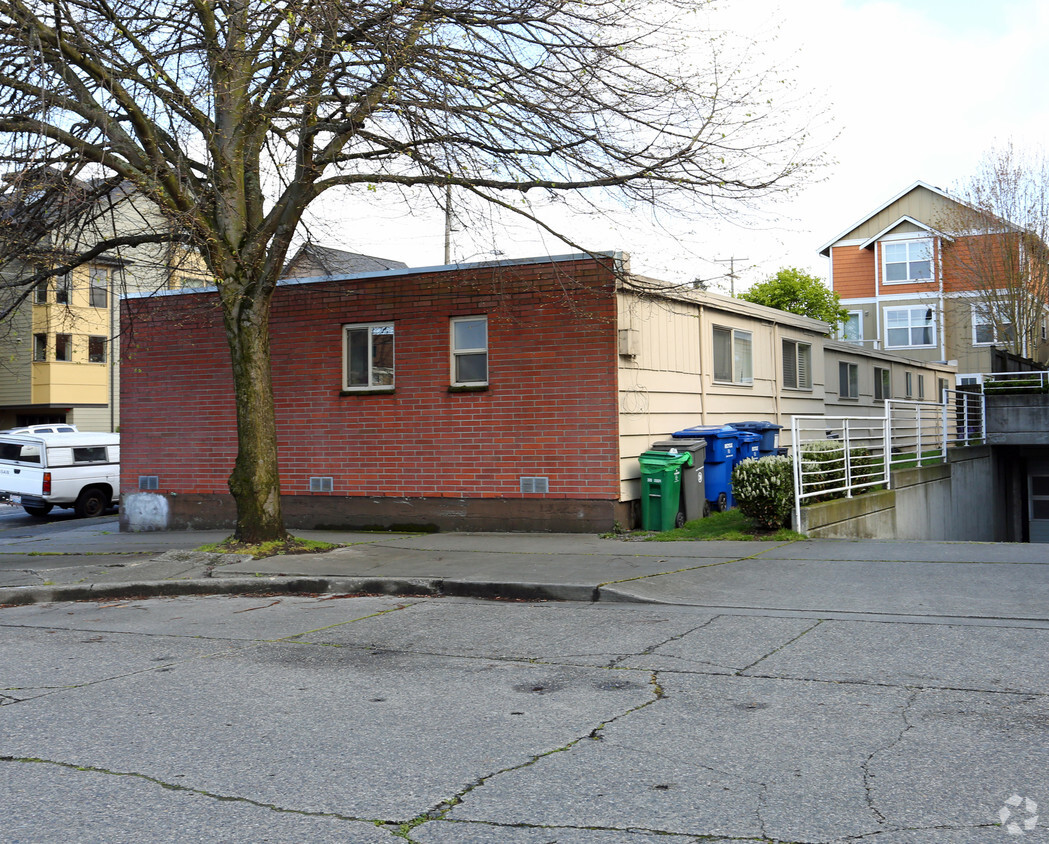 Building Photo - 5700-5708 20th Ave NW