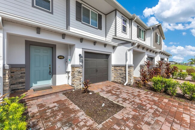 Building Photo - 3 Bedroom 2.5 Bath Townhouse in Eden at Cr...