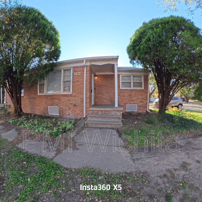 Foto del edificio - 6163 E Boston St