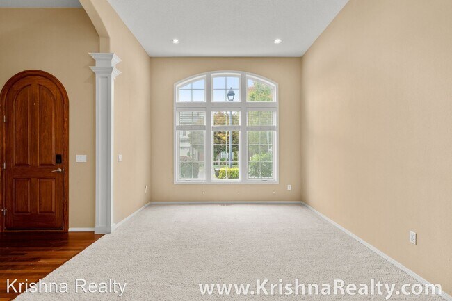 Foto del edificio - 5 br, 3 bath House - 13728 NW Henninger Ln.