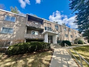 Building Photo - 44 Lionel Ave