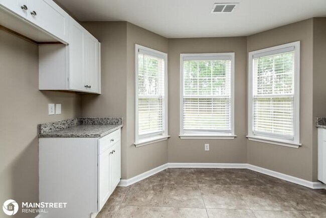Foto del edificio - 656 Fairgreen Trl, Stockbridge, GA 30281