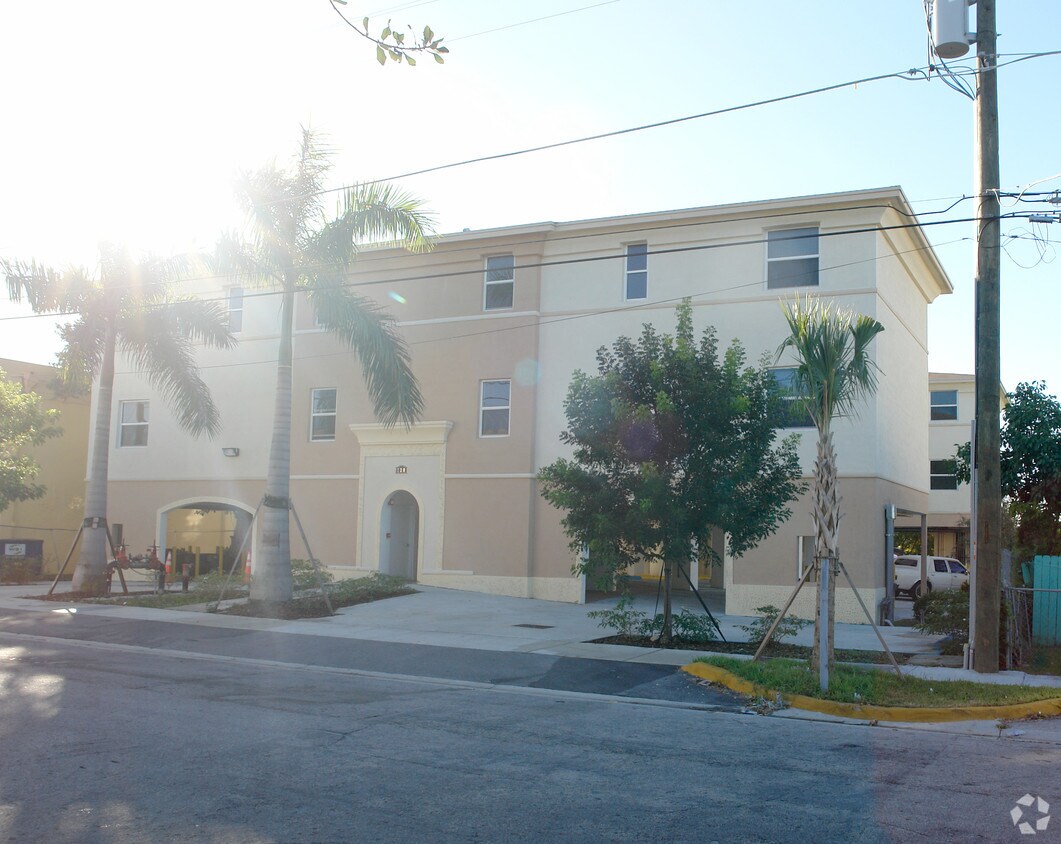 Building Photo - 720 NW 61st St