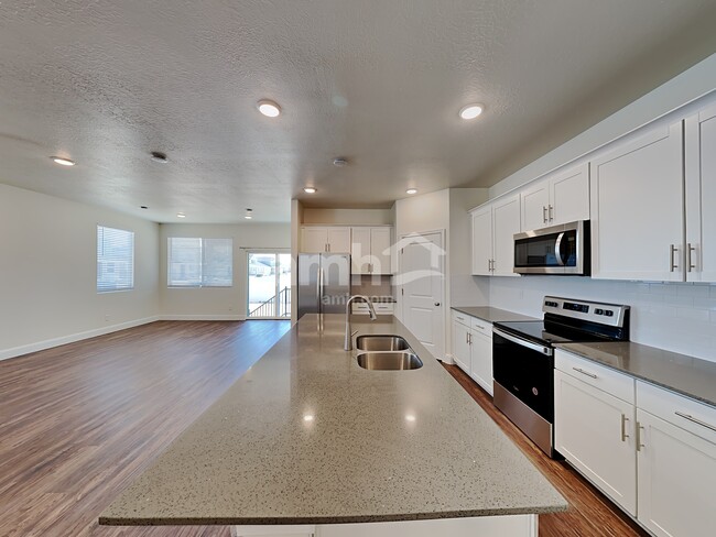 Building Photo - 2605 W 3290 S