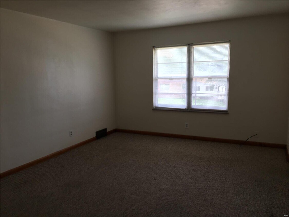 523 S Central Ave, Roxana, IL 62084 House Rental in Roxana, IL