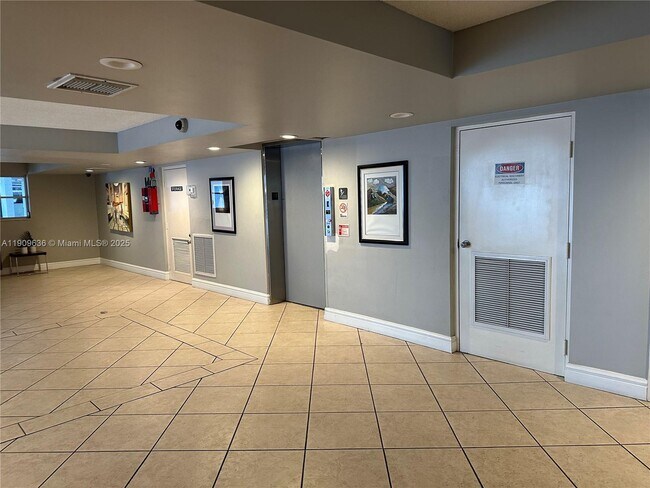 Foto del edificio - 210 SW 11th St