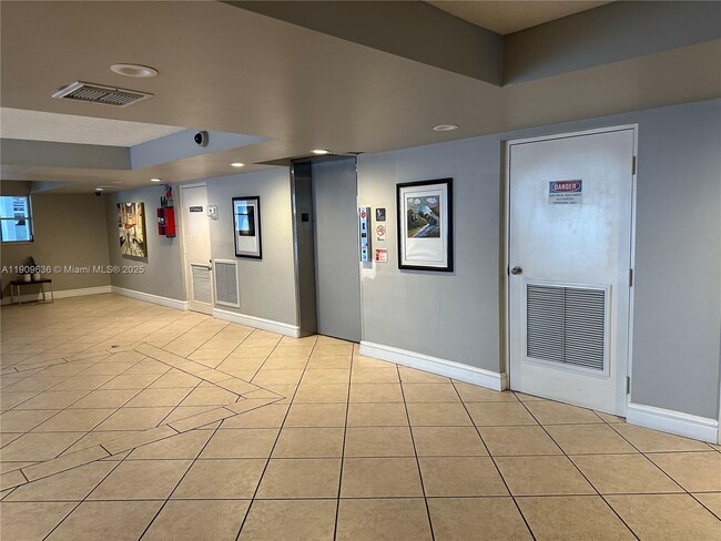 Building Photo - 210 SW 11th St