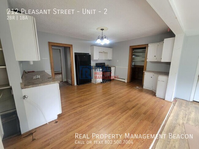 Foto del edificio - 212 Pleasant St