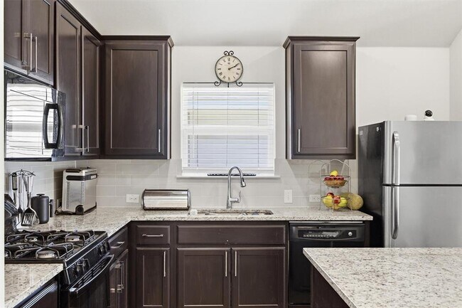 Foto del edificio - 13701 Ronald Reagan Blvd