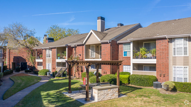 Exterior - Beacon Hill Apartments