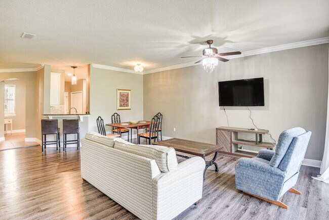 Building Photo - 25 Riverview Bend N