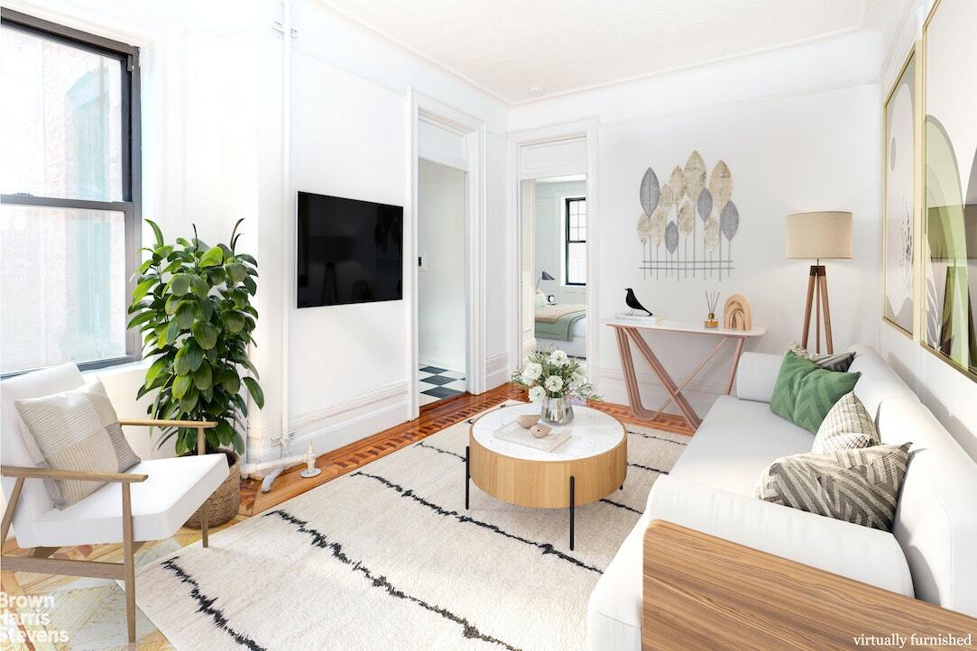 Foto principal - 137 W 12th St