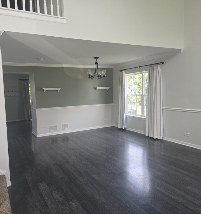 Building Photo - 1433 Deer Creek Ln