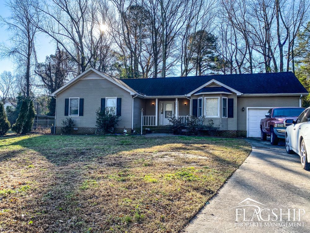 Primary Photo - Great Three Bedroom Home Close to SJAFB