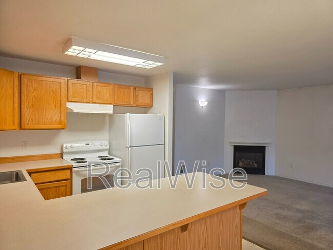 Foto del edificio - 931 NE Hidden Valley Dr