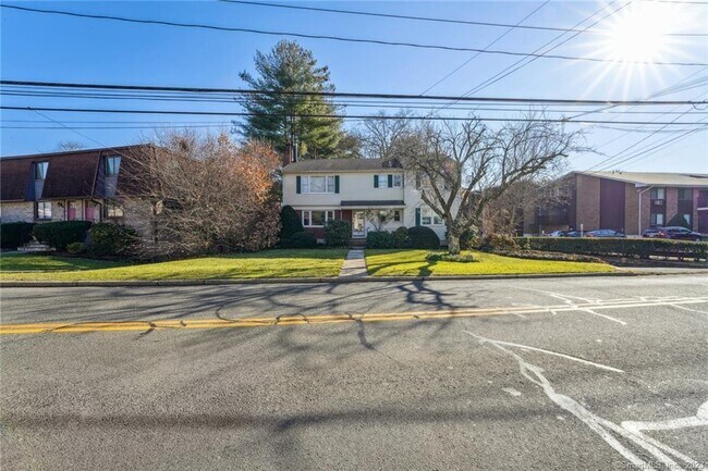 Building Photo - 152 Cold Spring Rd