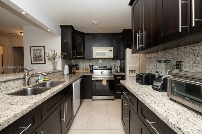 Foto del edificio - 11909 SW 48th Ct