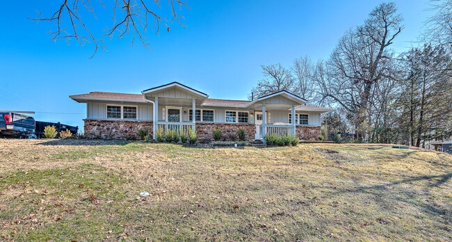 Building Photo - 14793 Dutchmans Dr