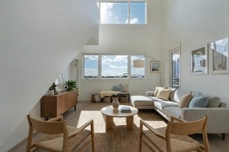 Building Photo - Minn, The