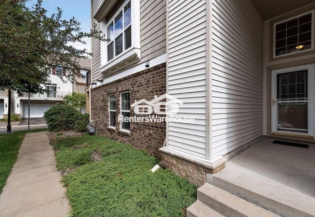 Building Photo - 11769 Emery Village Dr N