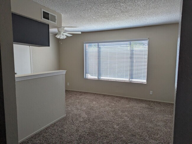 Foto del edificio - 939 Jamieson Ct