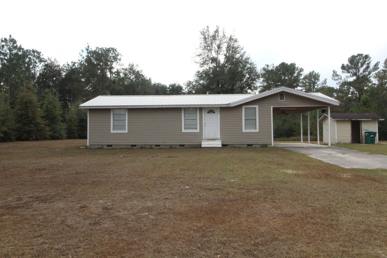 Private Home on 3 acres available now! - Private Home on 3 acres available now!