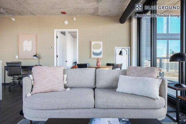 Building Photo - 1454 W Randolph St