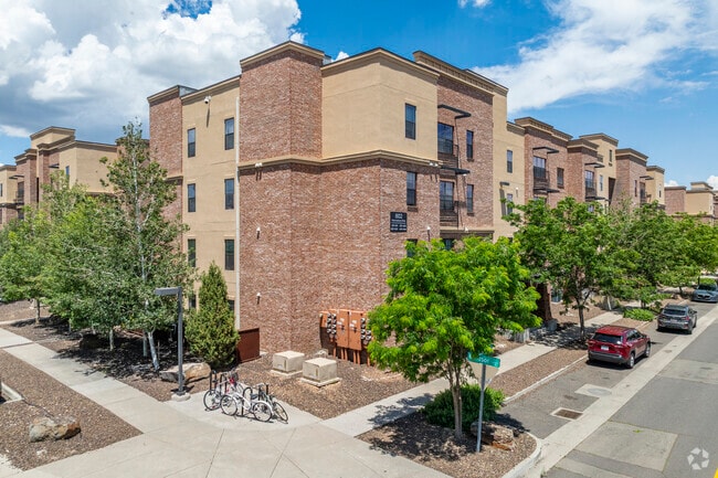Building Photo - Yugo Flagstaff Grove
