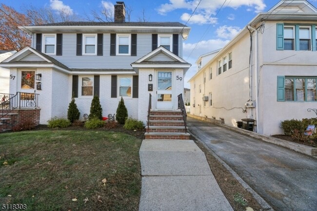 Building Photo - 59 Oakridge Ave