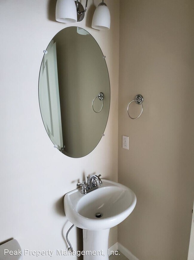 Foto del edificio - 4 br, 3.5 bath House - 16597 SW Blanton St.