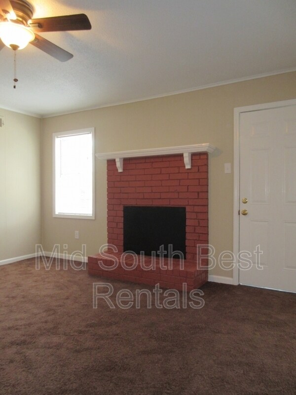 Foto del edificio - 6133 Lacewood Cove