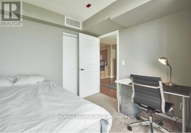 Photo du bâtiment - 1600 Charles St