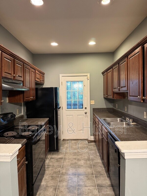 Foto del edificio - 850 Woods Dr NW