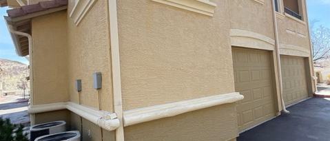 Foto del edificio - 9050 Double R Blvd