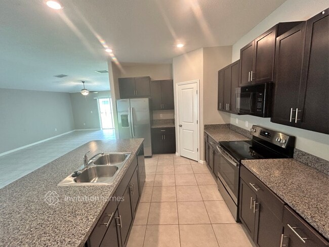 Building Photo - 1542 Flower Dust Dr