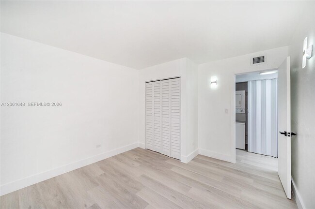 Foto del edificio - 9760 SW 184th St