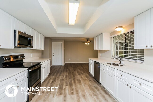 Foto del edificio - 1800 Gladiolas Dr