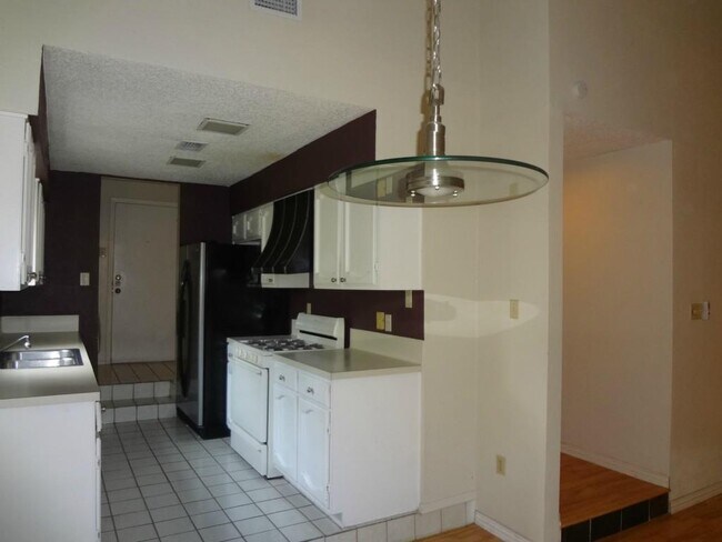 Building Photo - 9100 Wildridge Dr