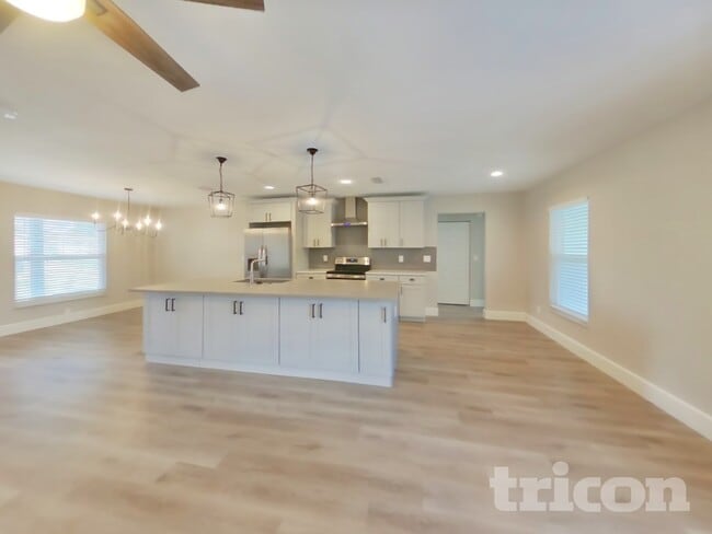 Building Photo - 15808 Deep Creek Ln