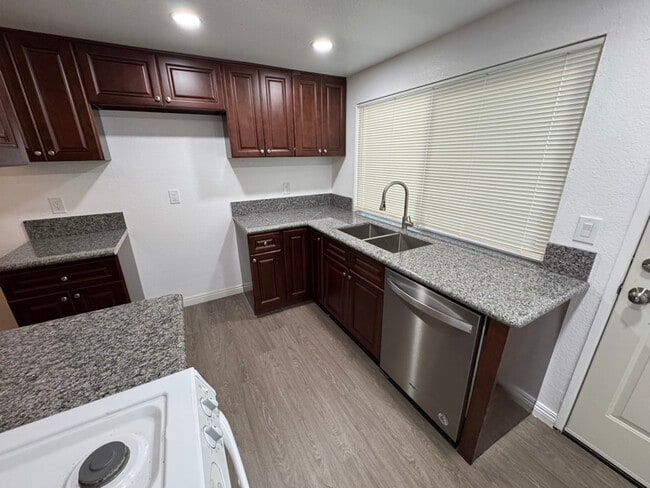 Building Photo - 8740 Lomita Dr