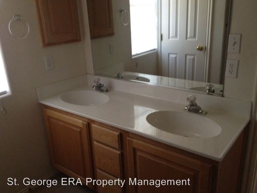 Building Photo - 1122 E 300 S