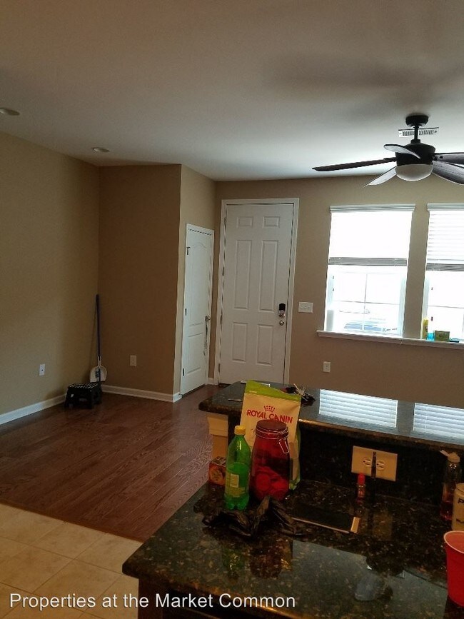 Foto del edificio - 1745 Culbertson Ave