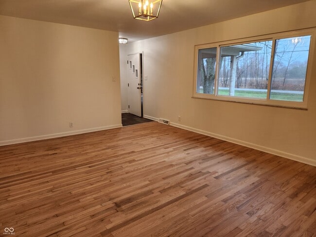 Building Photo - 9502 E 600 S