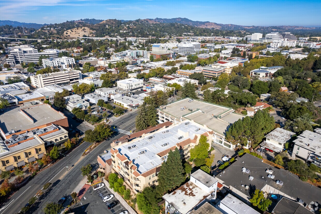 Aerial Photo - 1201 Alta Vista Dr