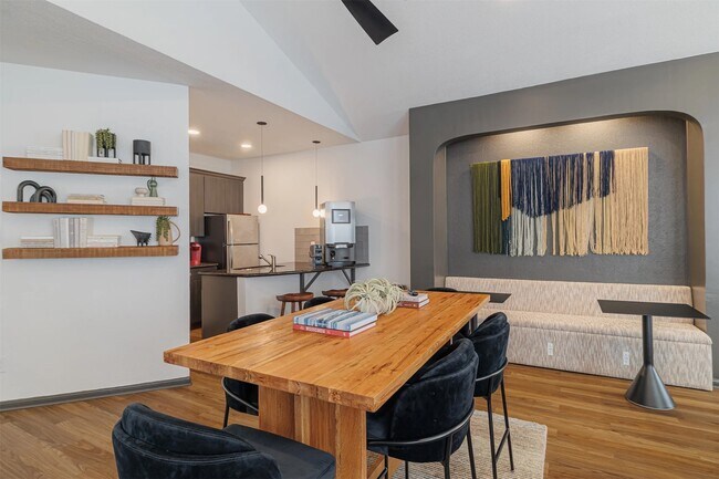 Foto del edificio - 8300 El Mundo St