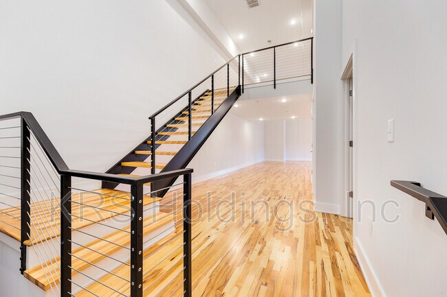 Foto del edificio - 306 N Road St