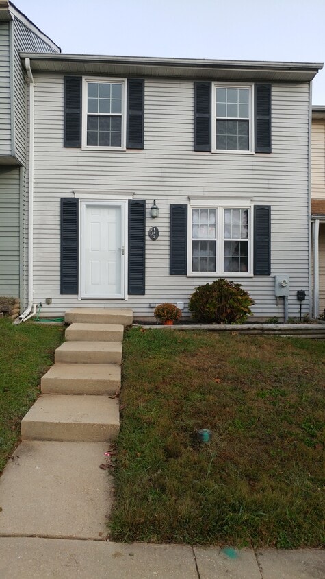 Primary Photo - 132 Laurel Valley Ct