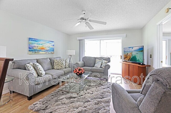 Foto del edificio - 6505 Stone River Rd