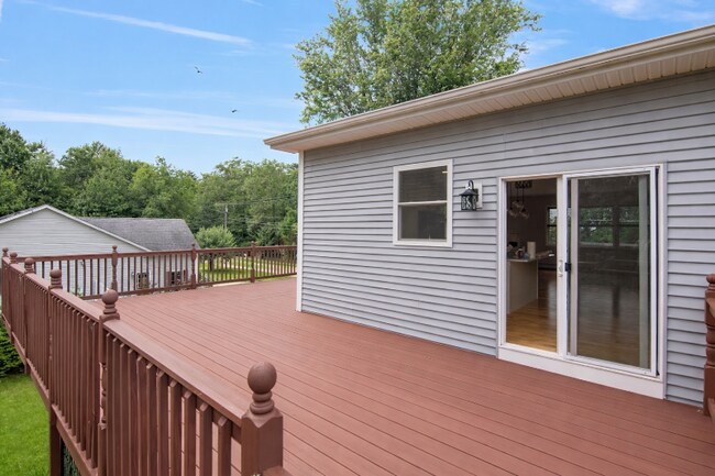 Foto del edificio - 409 Holy Cross Rd