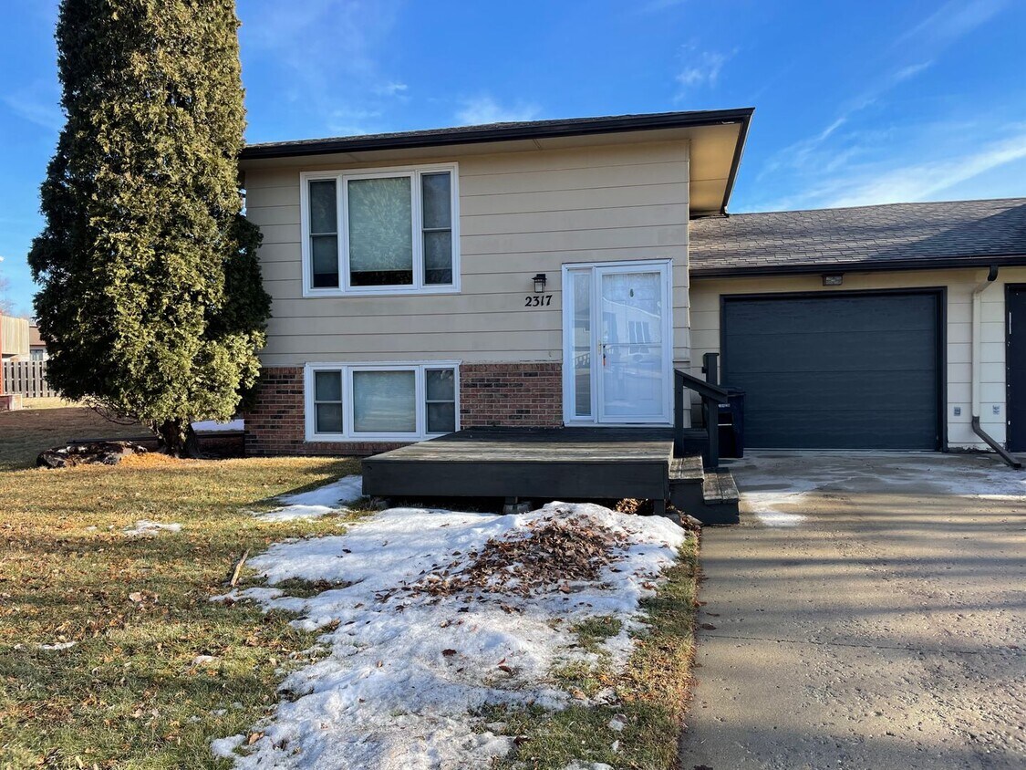Foto principal - 2 bd/1.5 Bath Townhome FOR RENT!!